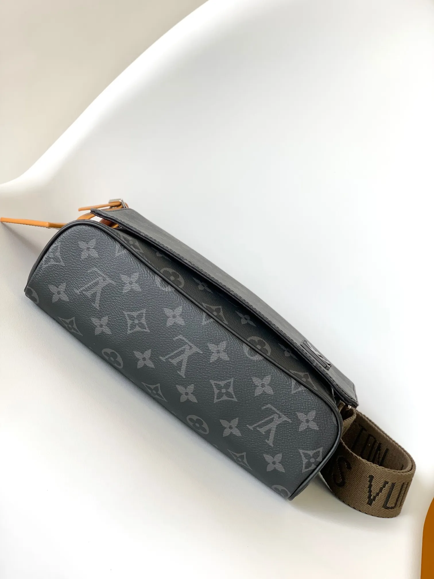All categories 💚 Top version men’s bags 💚 LV 2025 new LV crossbody bag
