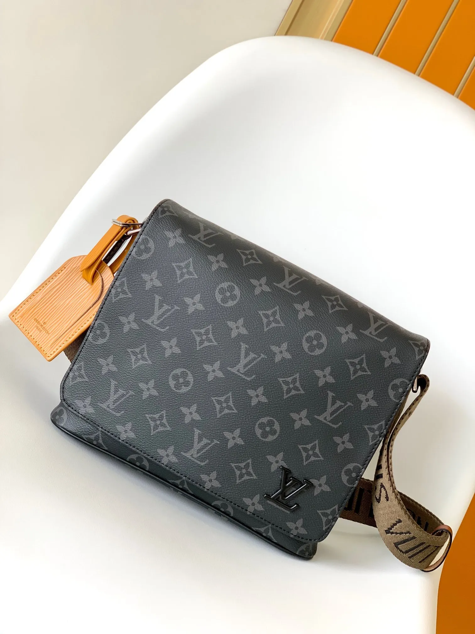 All categories 💚 Top version men’s bags 💚 LV 2025 new LV crossbody bag