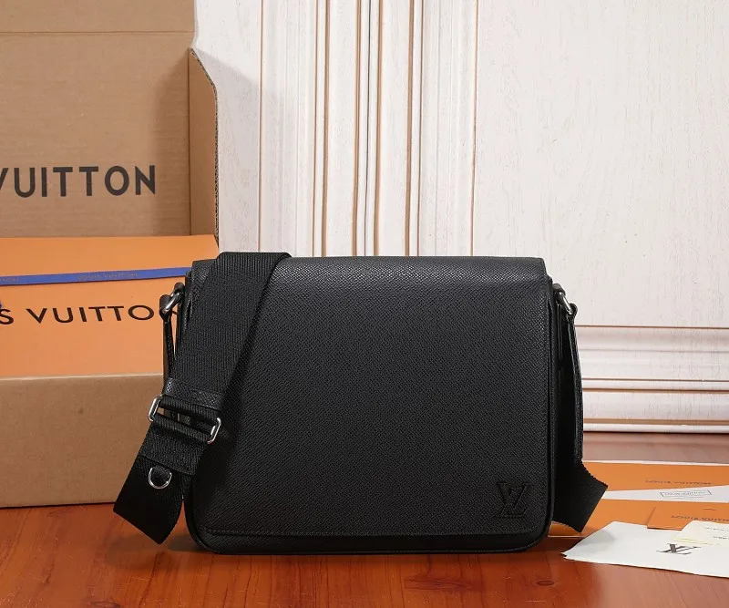 All categories 💚 Top version men’s bags 💚 LV 2023 new LV crossbody bag