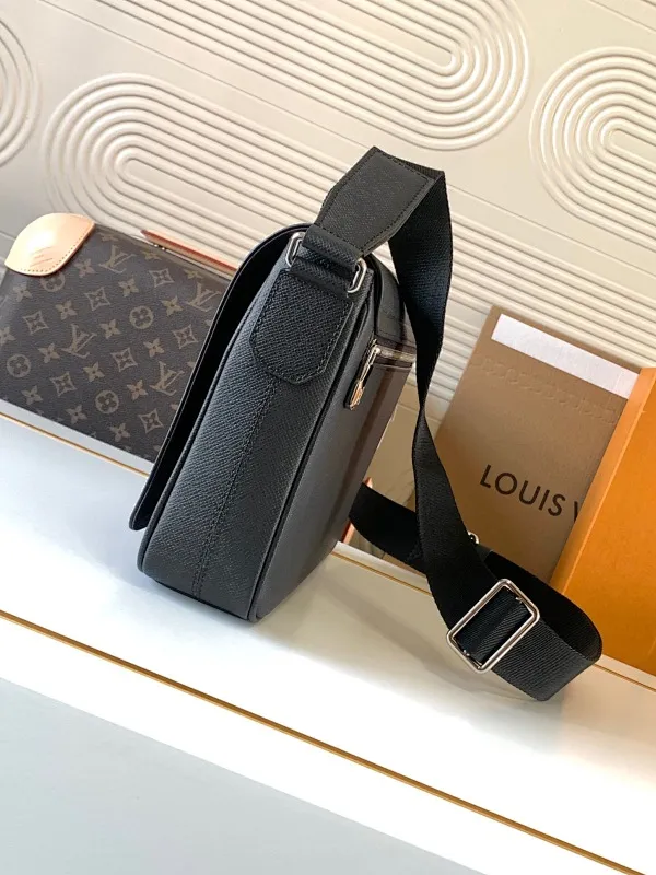 All categories 💚 Top version men’s bags 💚 LV 2024 official website new LV crossbody bag