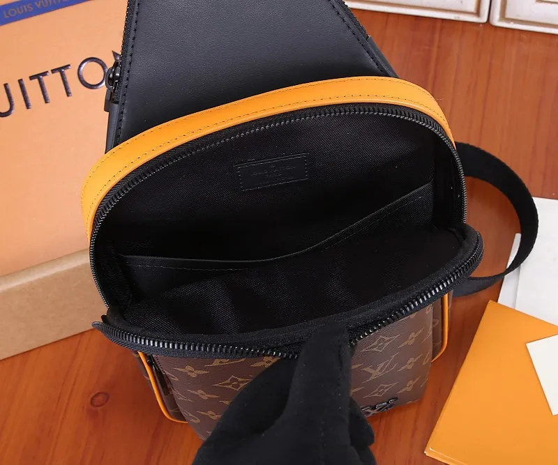 All categories 💚 Top version men’s bags 💚 LV 2023 new LV chest bag