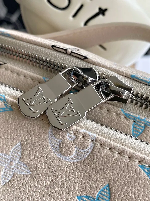 All Categories 💚 Top Version Men’s Bags 💚 LV 2026 Fashion LV Genuine Leather Belt Bag