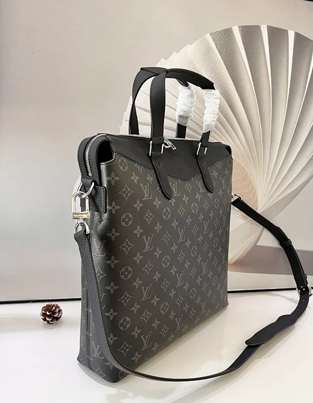 All categories 💚 Top version men’s bags 💚 LV 2024 new LV crossbody bag