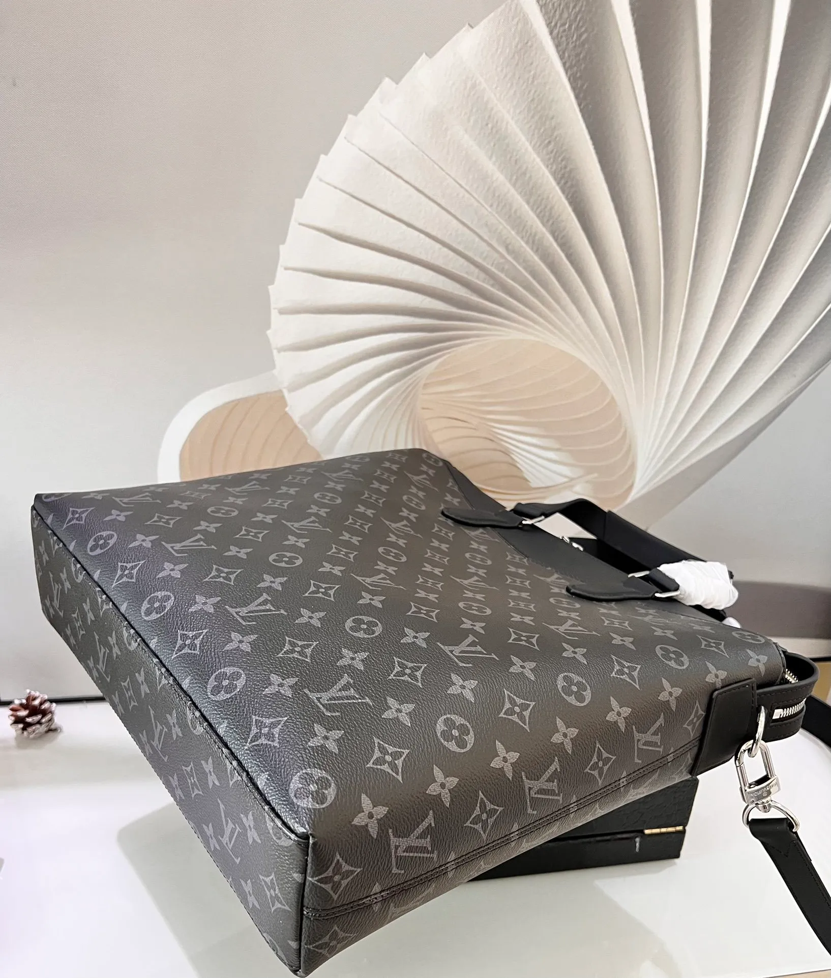 All categories 💚 Top version men’s bags 💚 LV 2024 new LV crossbody bag