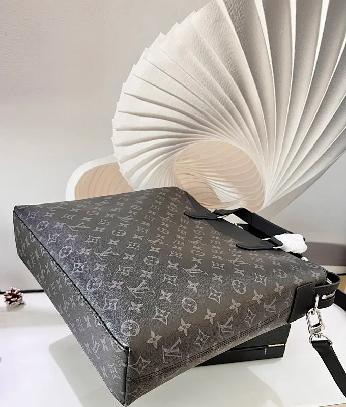 All categories 💚 Top version men’s bags 💚 LV 2024 new LV crossbody bag