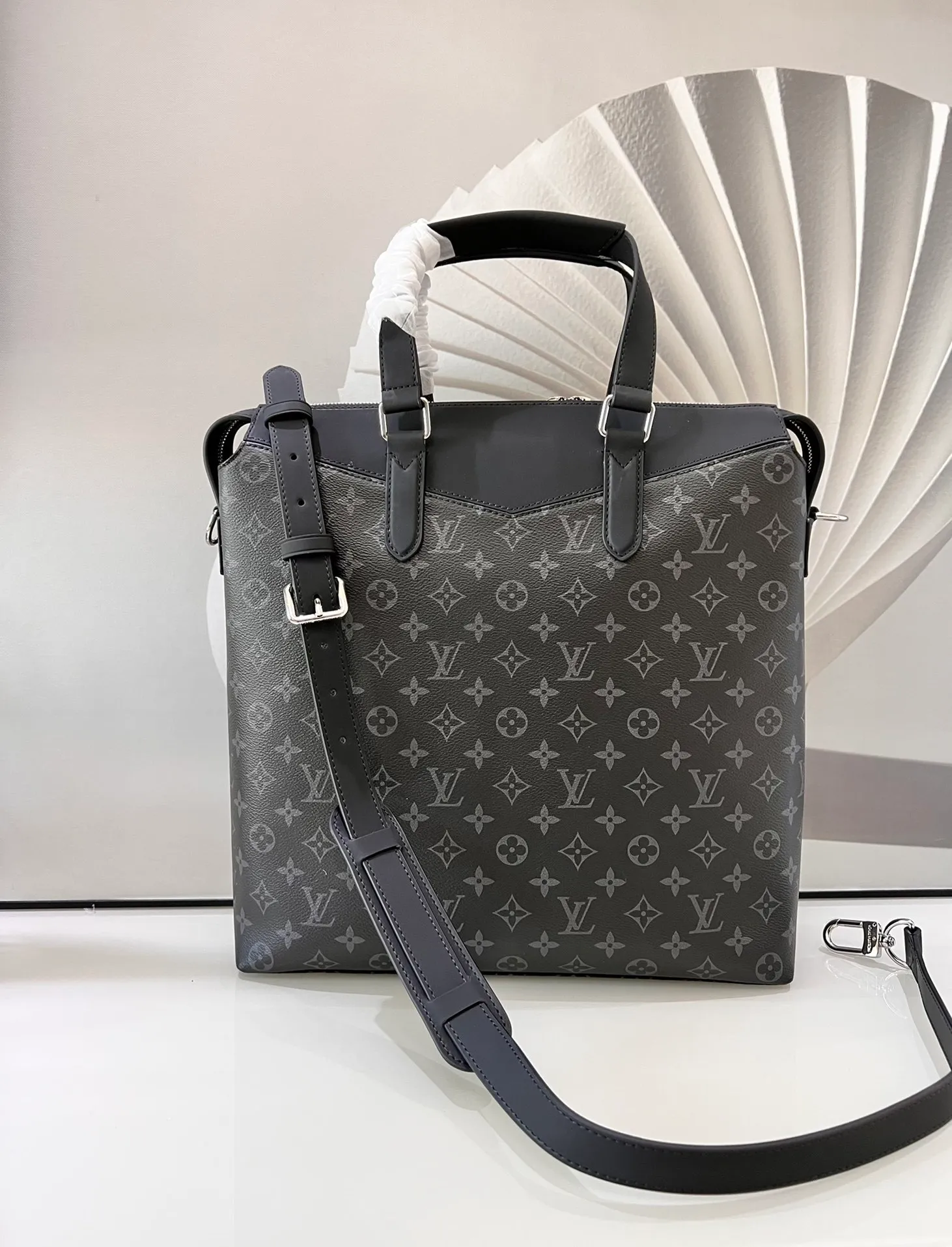 All categories 💚 Top version men’s bags 💚 LV 2024 new LV crossbody bag