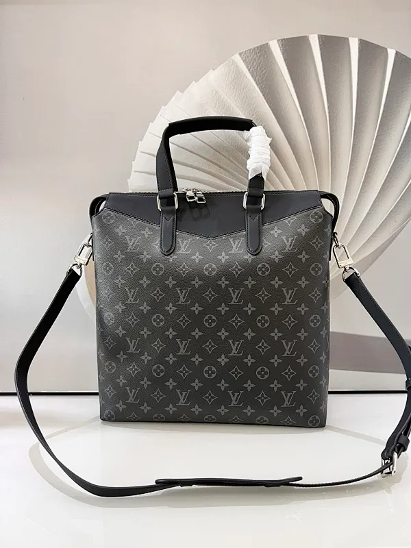 All categories 💚 Top version men’s bags 💚 LV 2024 new LV crossbody bag