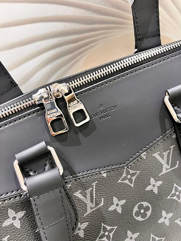 All categories 💚 Top version men’s bags 💚 LV 2024 new LV crossbody bag