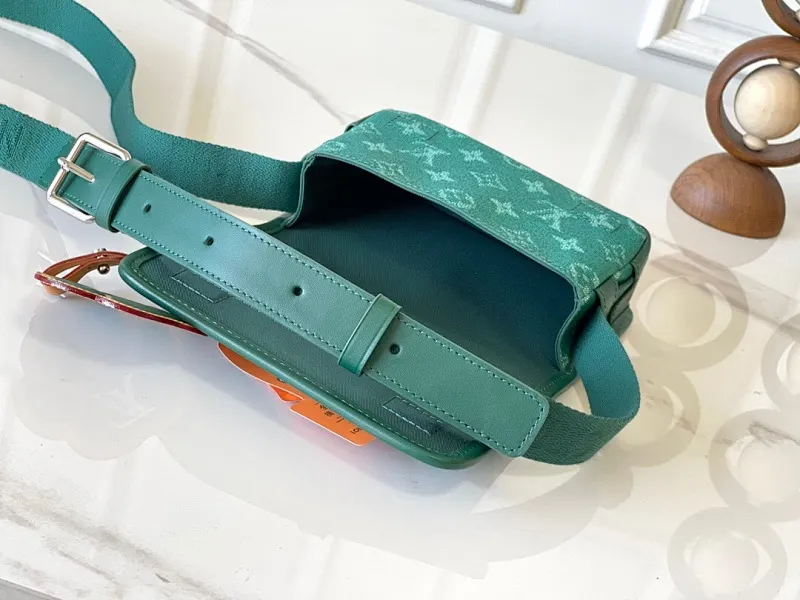 All categories 💚 Top version men’s bags 💚 LV 2025 official website new LV crossbody bag