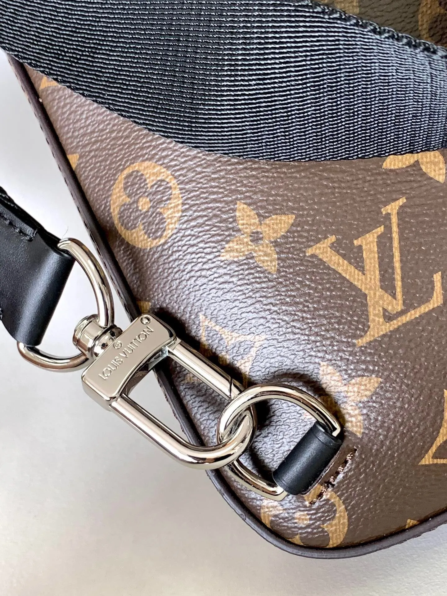 All categories 💚 Top version men’s bags 💚 LV 2025 official website new LV chest bag
