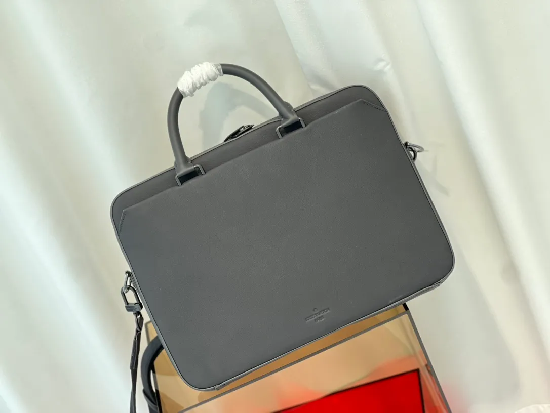 All categories 💚 Top version men’s bags 💚 LV 2023 new LV briefcase