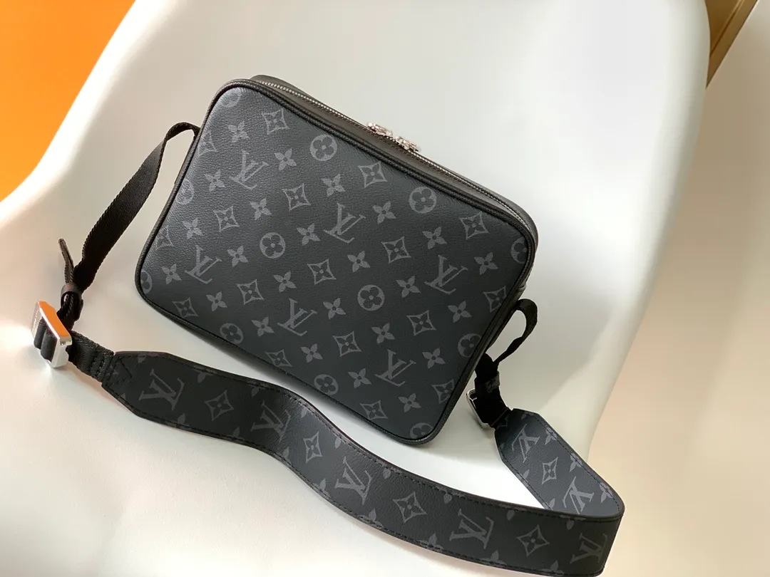 All categories 💚 Top version men’s bags 💚 LV 2024 new LV crossbody bag