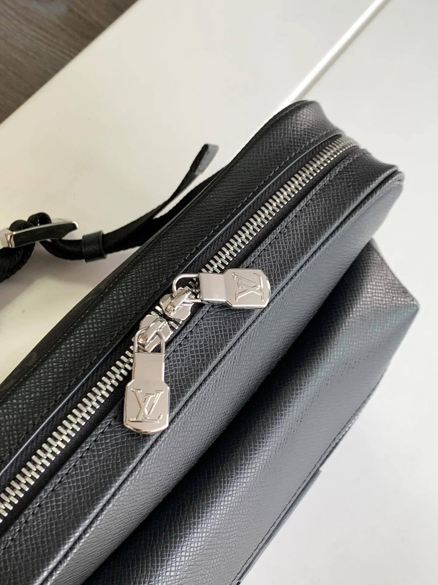 All categories 💚 Top version men’s bags 💚 LV 2024 new LV crossbody bag