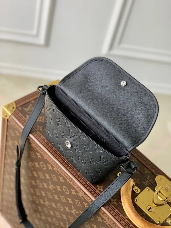 All categories 💚 Top version men’s bags 💚 LV 2024 official website new LV crossbody bag