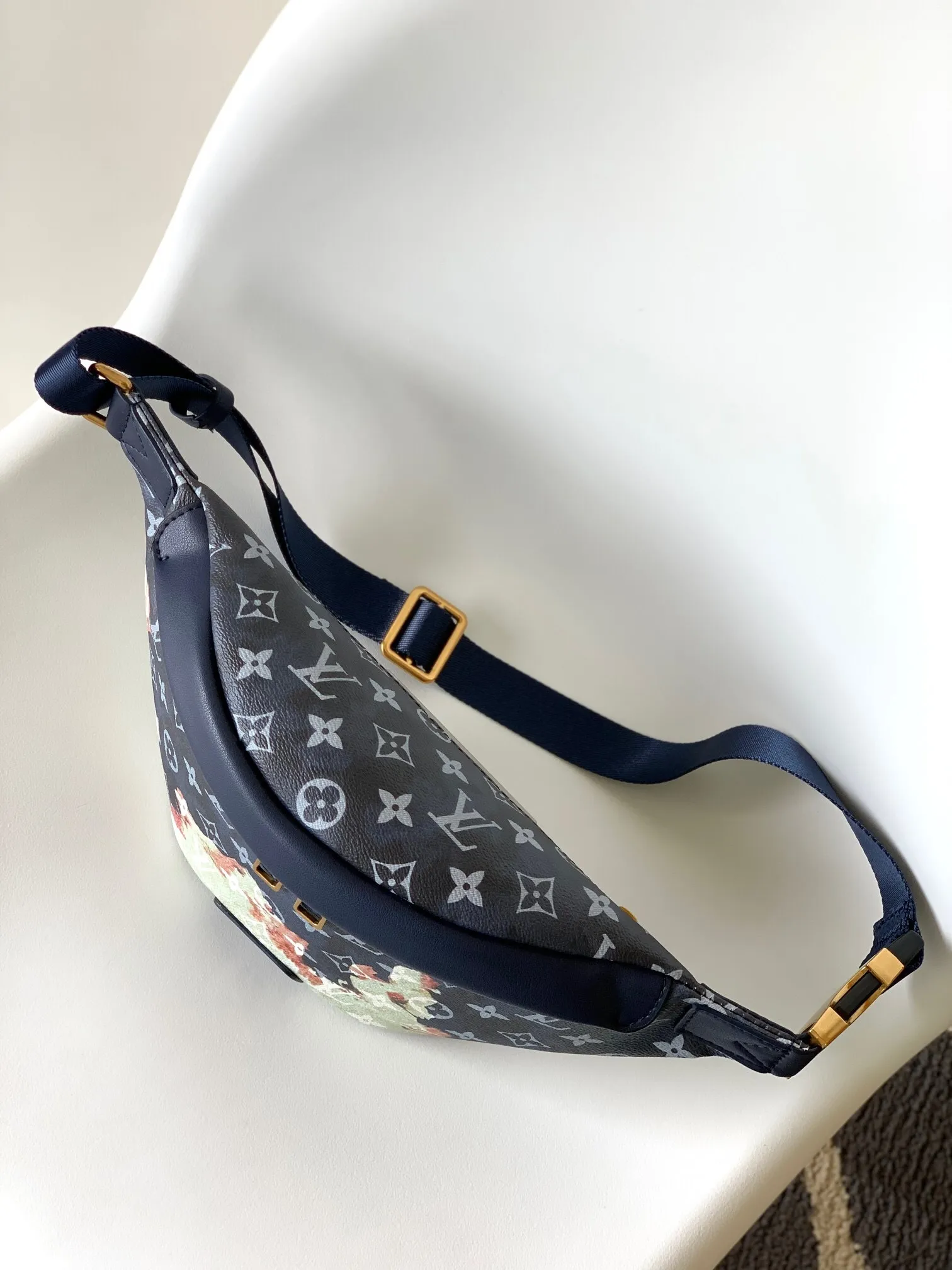 All categories 💚 Top version men’s bags 💚 LV 2025 official website new LV chest bag