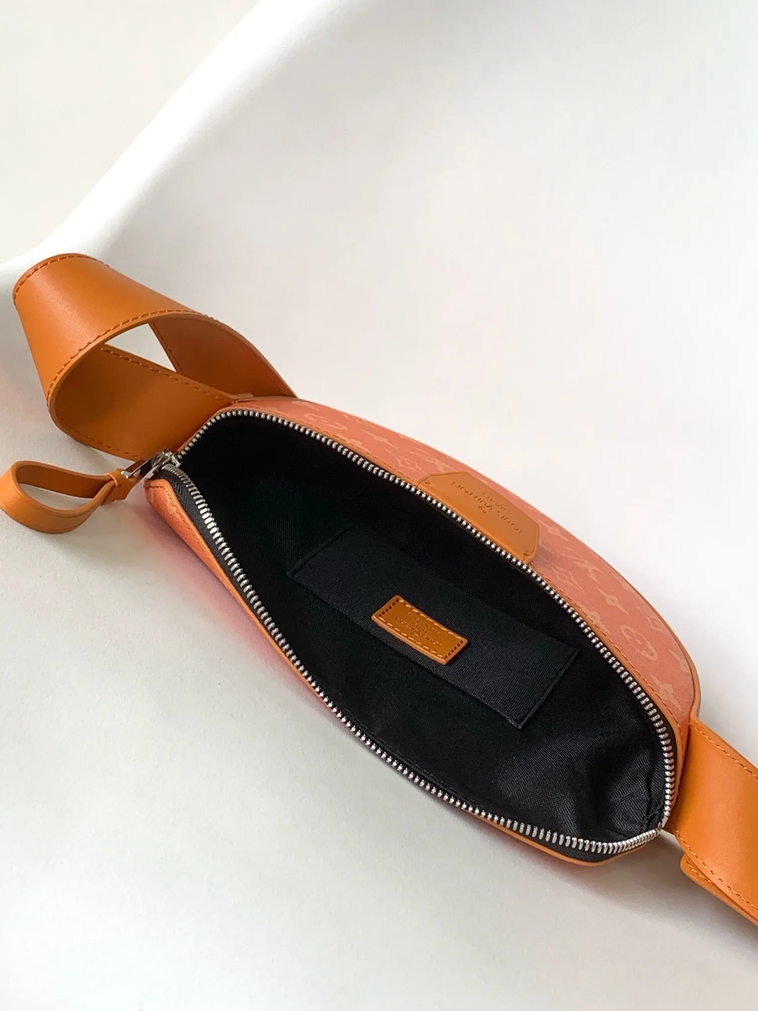 All categories 💚 Top version men’s bags 💚 LV 2025 official website new LV crossbody bag