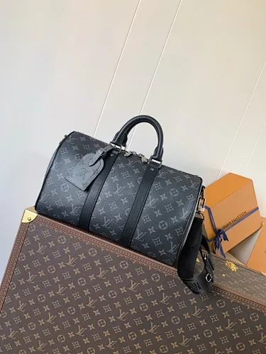 All categories 💚 Top version men’s bags 💚 LV 2024 official website new LV crossbody bag