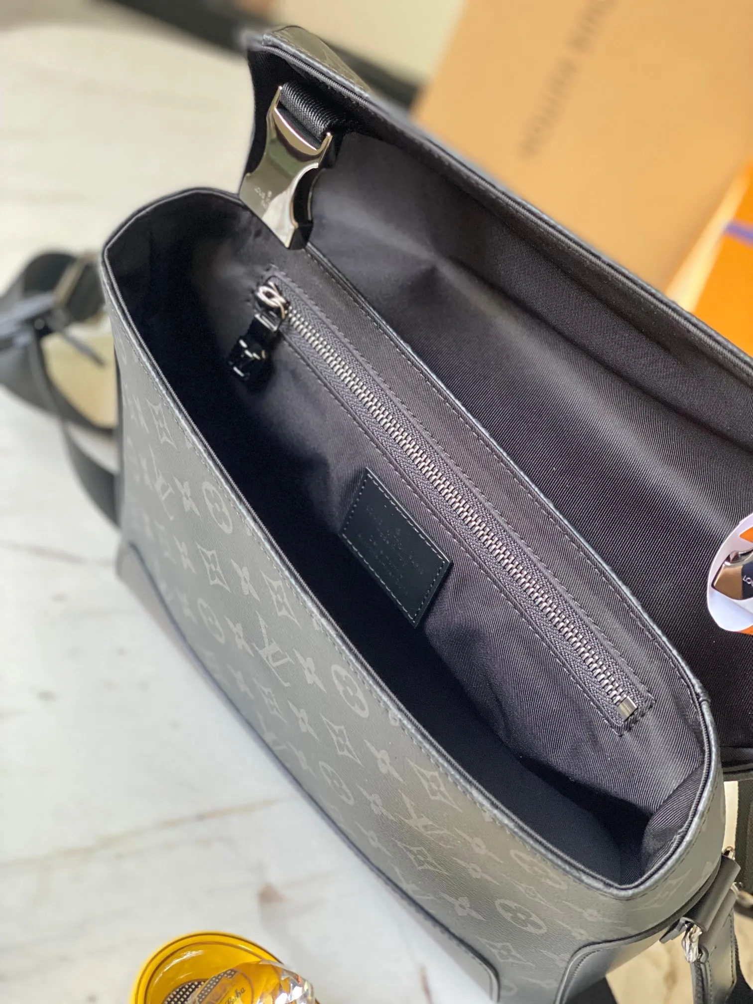All categories 💚 Top version men’s bags 💚 LV 2024 new LV crossbody bag