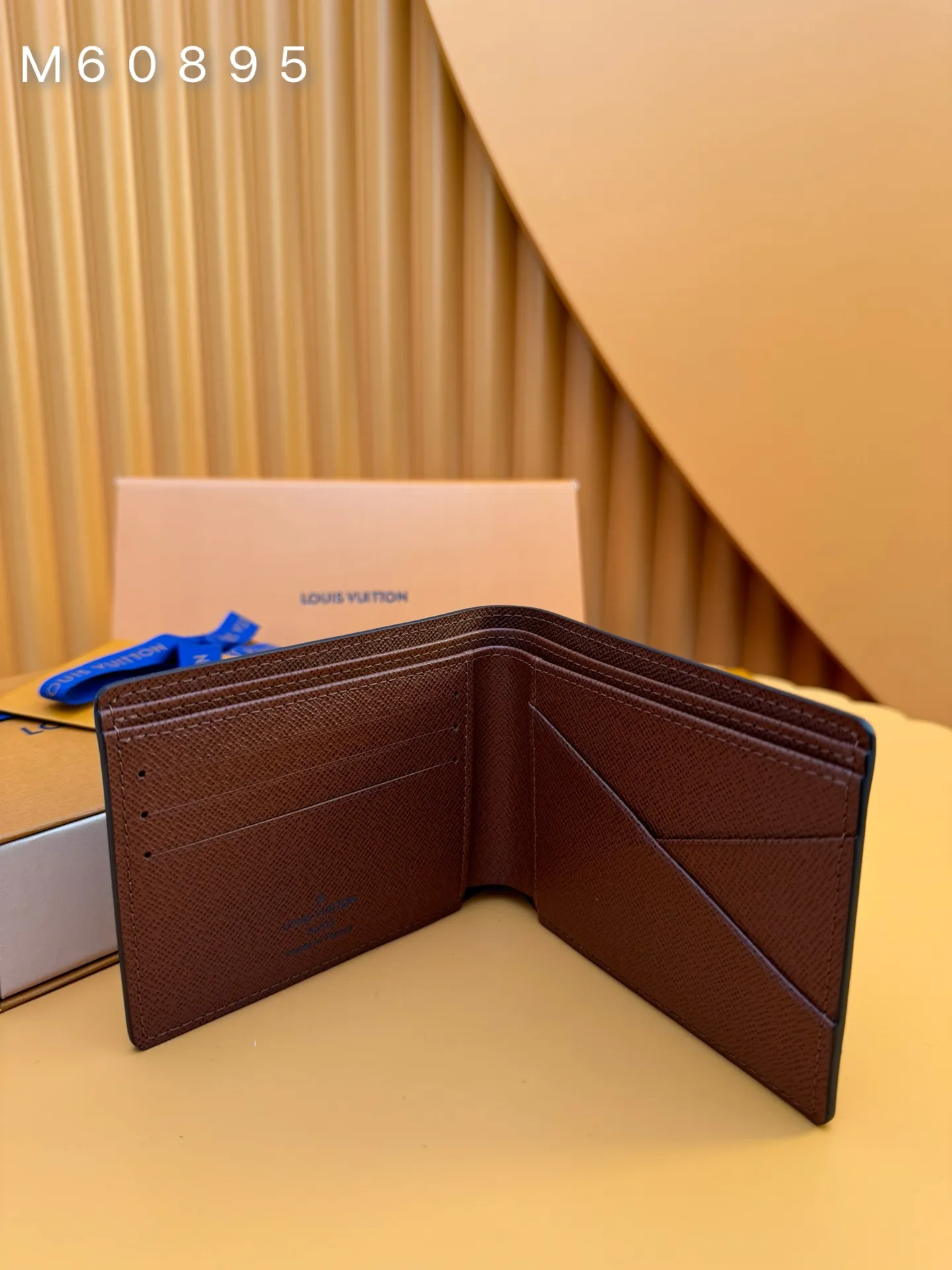 M60895 "Special Class Duty Free" ♻️[Official special edition·First-class material·All-steel hardware·Anti-counterfeiting chip·Full set of packaging] The wallet is made of canvas and has multiple pockets for placing credit cards, banknotes, and invoices. 11.5x9x1.5cm 💰420