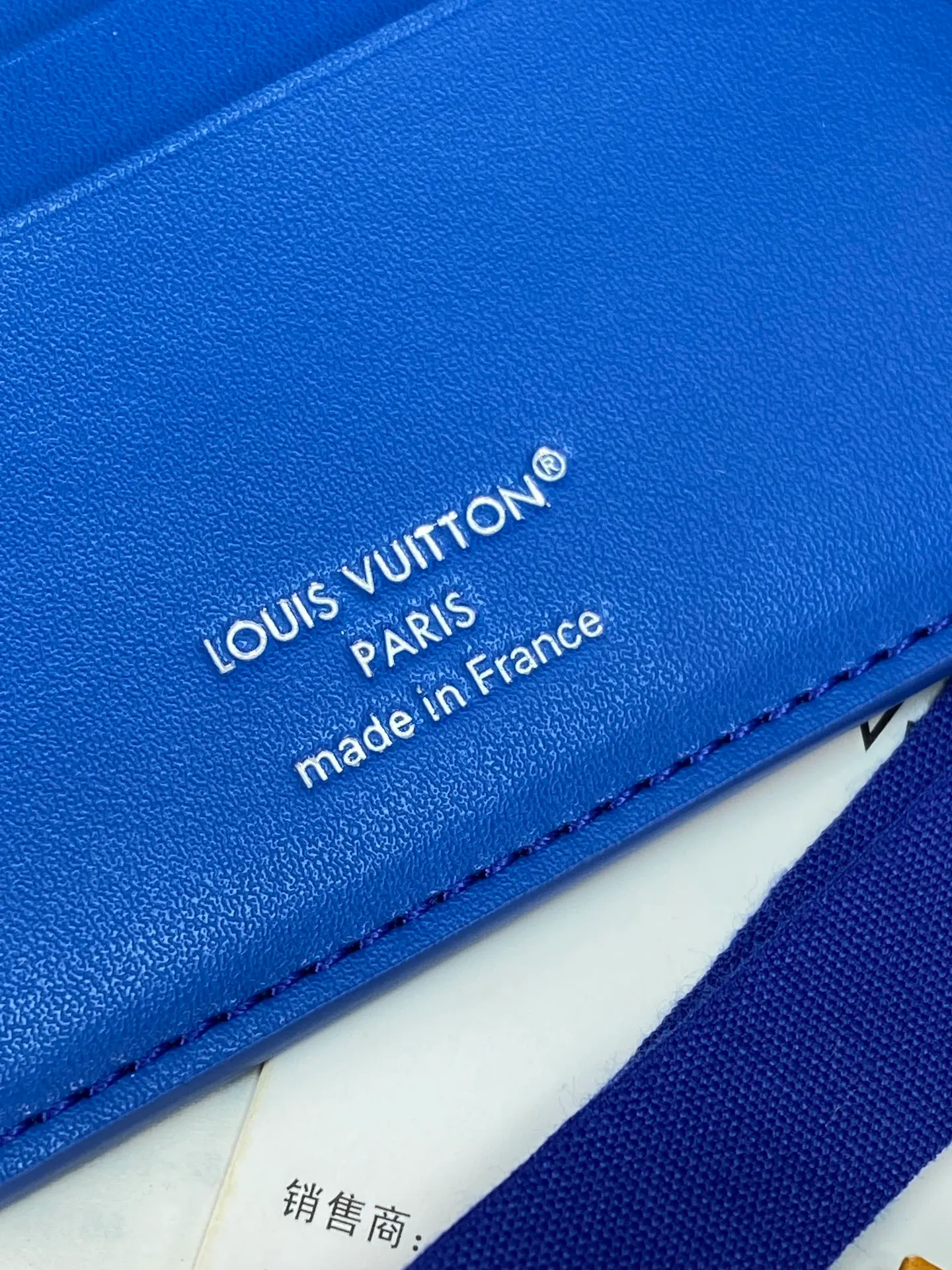 M25996 blue! 🐢 This wallet is very modern and elegant, made of soft Epi leather, extremely functional, easy to carry, and can be easily stored in a back pocket or handbag. 11x9x2cm. 💰380