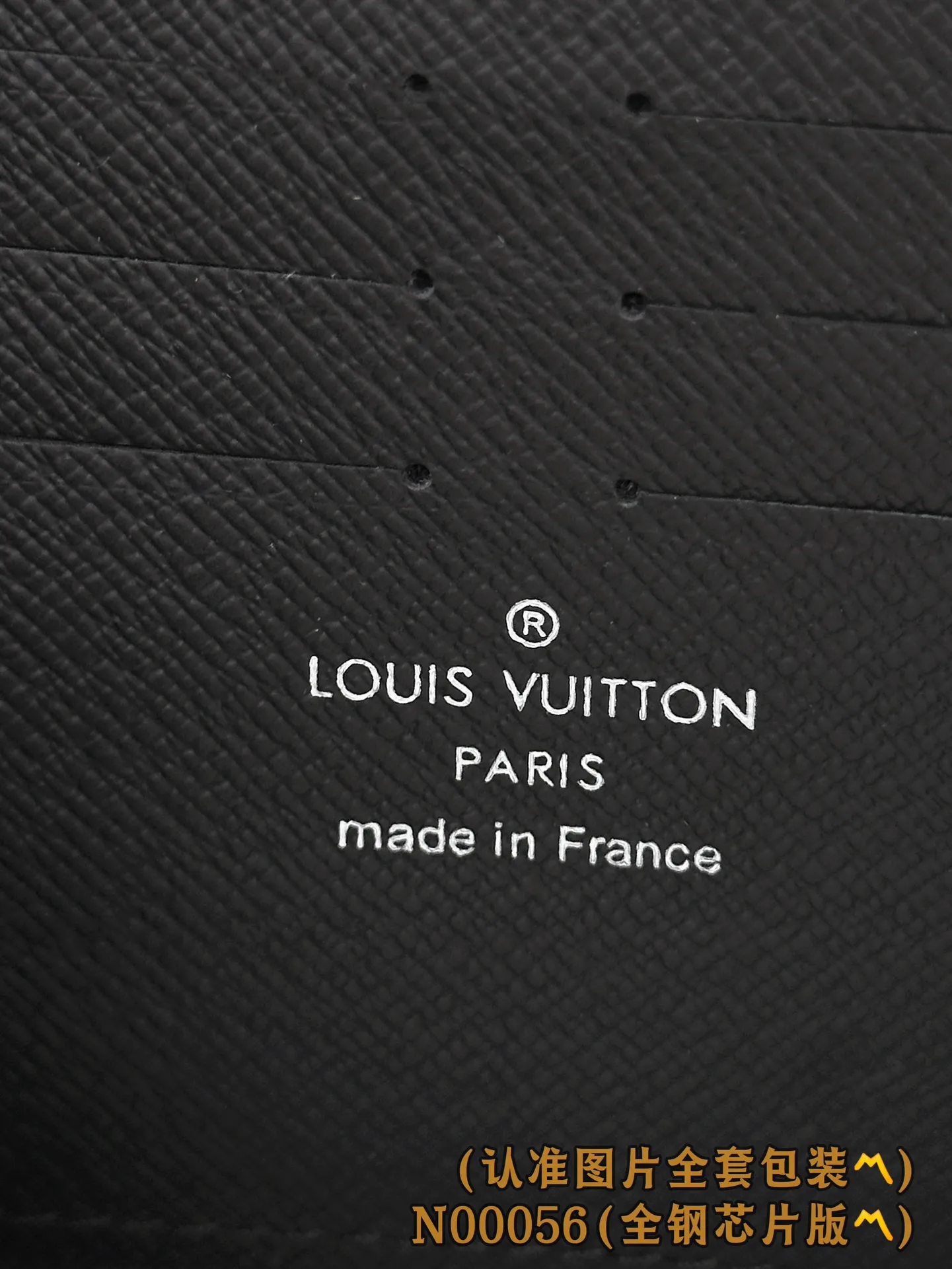 N00056 Heige (〽️A grade all steel〽️) personalized customized version! 163 transcoding chip, ZIPPY HORIZONTAL wallet! This Zippy Horizontal wallet is made of Monogram Eclipse canvas with bright metal parts, recreating the classic Zippy Vertical wallet in a horizontal configuration. A wraparound zipper opens the main compartment, and a central zipper pocket, card slots on both sides, and receipt compartments add to the functionality.  10 x 2.5 x 21 cm (height x width x length). 💰720