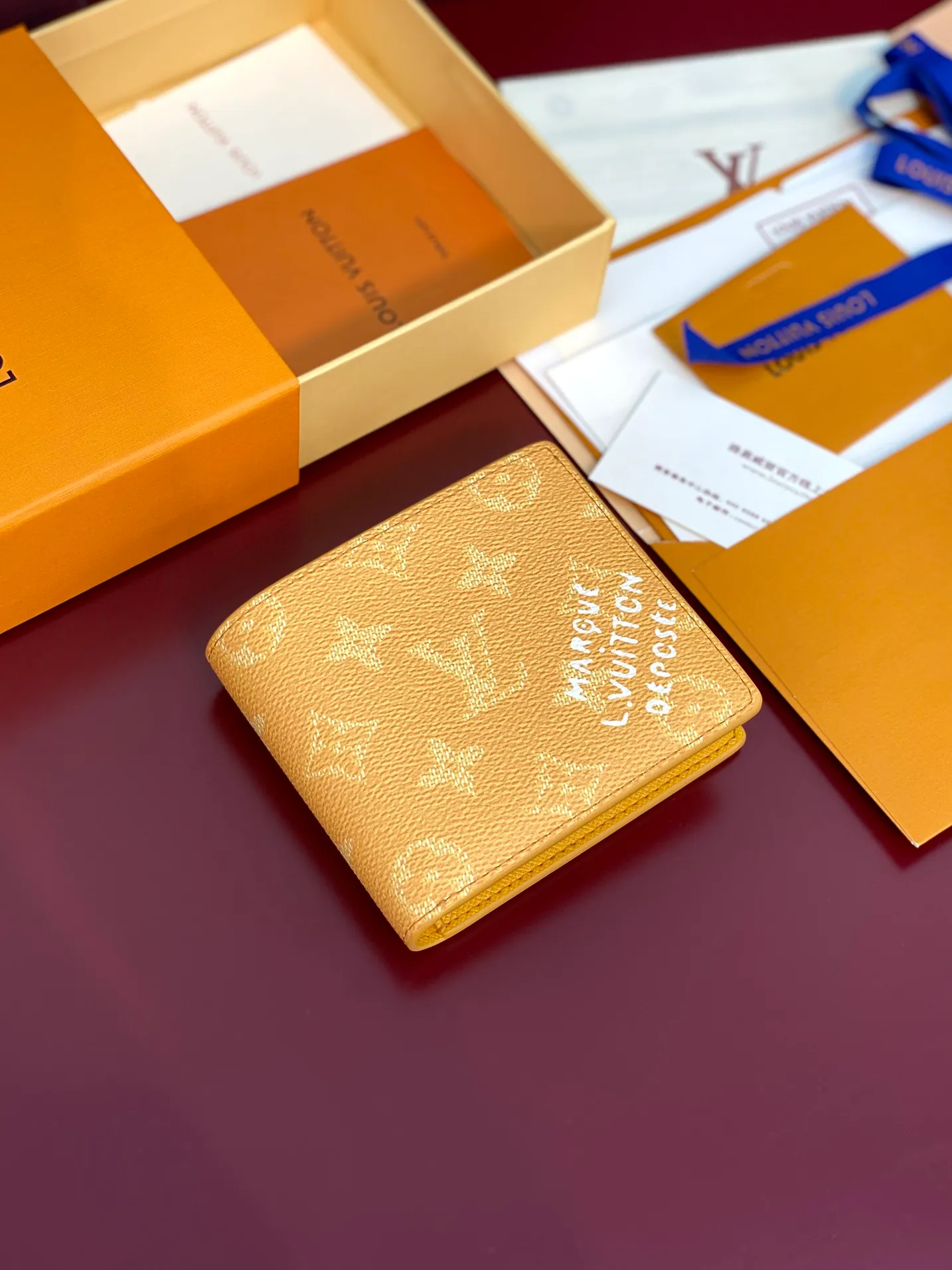 M12657 Yellow! MULTIPLE Wallet, this Multiple wallet is made of Monogram Heritage canvas to release a modern style, delicately showing the original Damier pattern details such as vertical and horizontal textures and Marque L.Vuitton Déposée logo.  9 x 1.5 x 11.5 cm (H x W x Length). 💰340