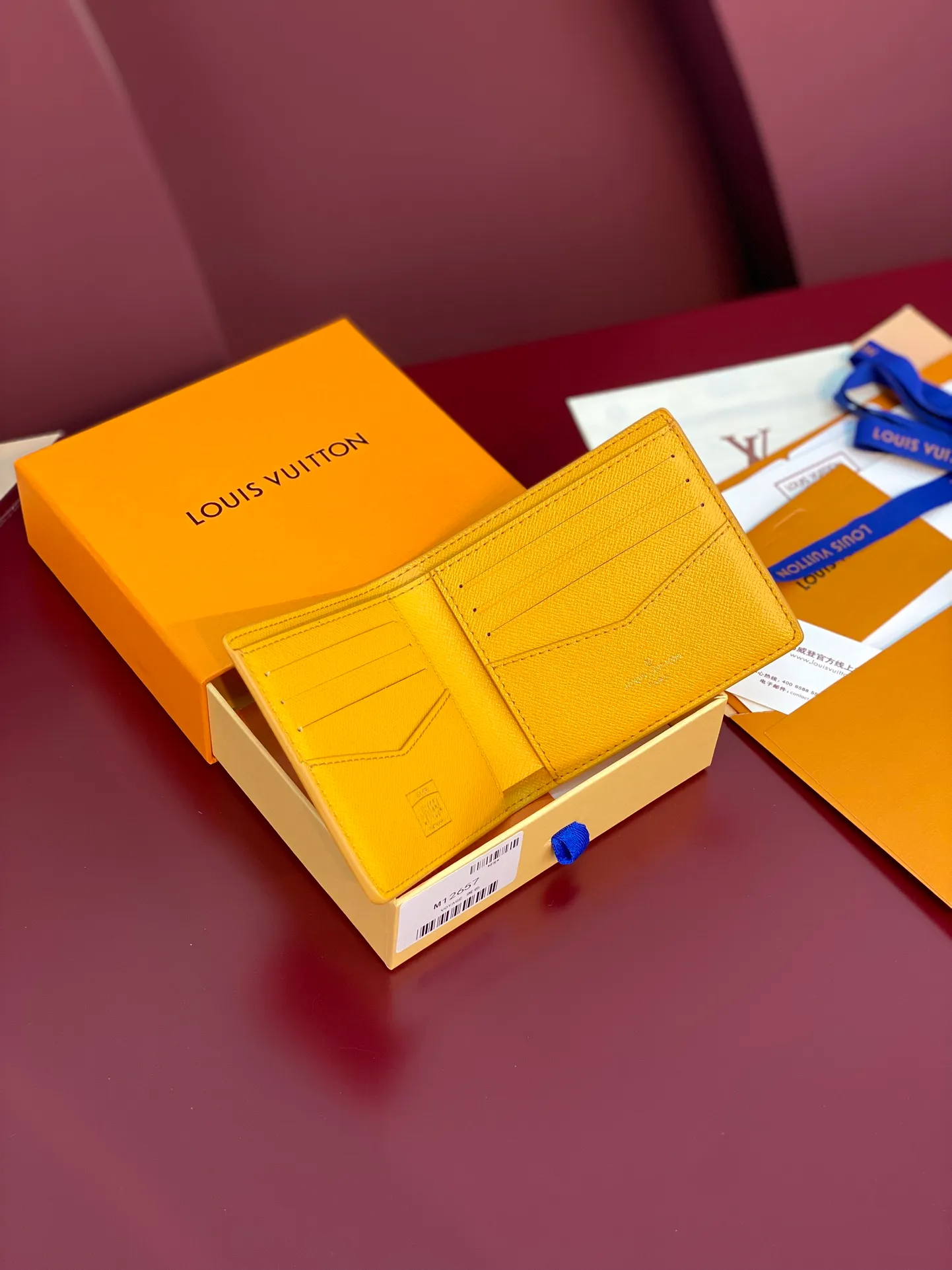 M12657 Yellow! MULTIPLE Wallet, this Multiple wallet is made of Monogram Heritage canvas to release a modern style, delicately showing the original Damier pattern details such as vertical and horizontal textures and Marque L.Vuitton Déposée logo.  9 x 1.5 x 11.5 cm (H x W x Length). 💰340
