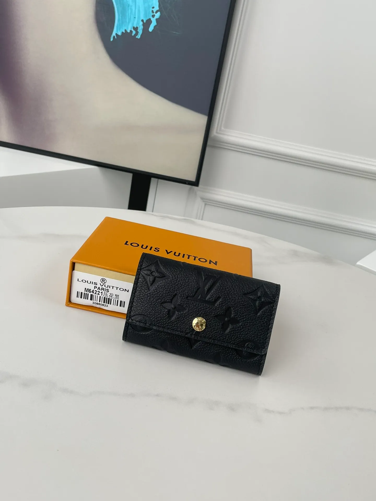 P340🇫🇷Overseas original single M64421 black exclusive real shot! A small and exquisitely designed key bag with six locks that can hold six keys. Made of full leather, it can be paired with a handbag or briefcase, making it both practical and beautiful. Size: 10×7×2cm