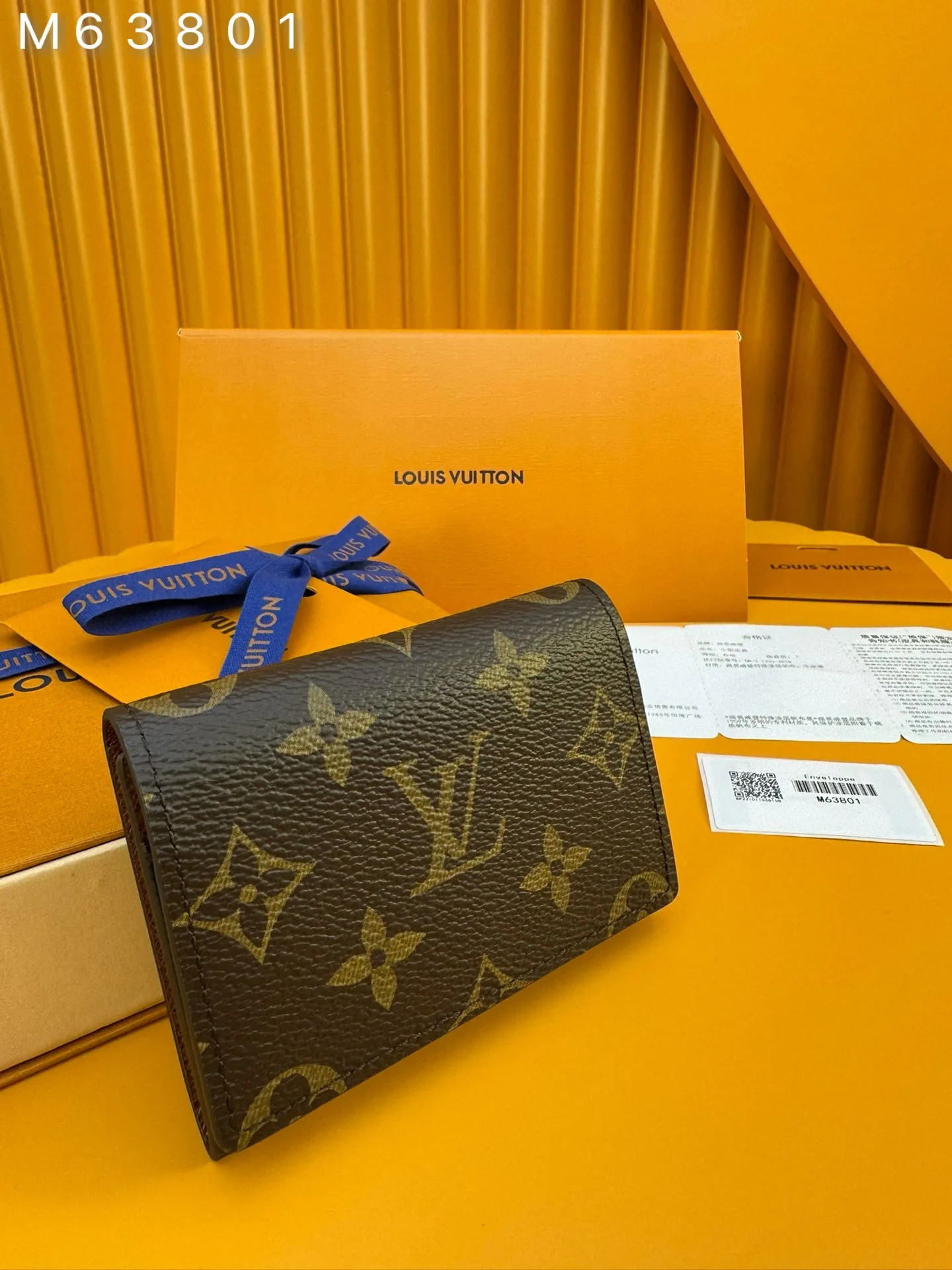 M63801 "Special Class Duty Free" ♻️[Official Edition·First Class Material·All Steel Hardware·French Chip·Complete Packaging] Made of classic coated canvas, this business card holder allows you to carry your business cards or credit cards with you delicately, and can be easily stored in almost any pocket, with snap closure. 10.5X8.0cm 💰380