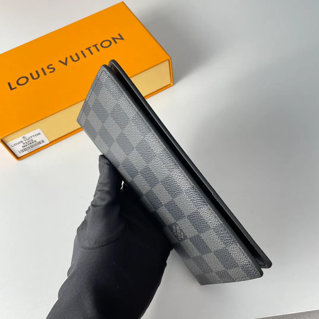 P340🇫🇷Exclusive real shot of overseas original order N62665! This canvas wallet exudes unstoppable masculinity. It's spacious and functional and can easily be stowed away in a coat pocket. Can hold change, credit cards and banknotes. Size: 19X10cm
