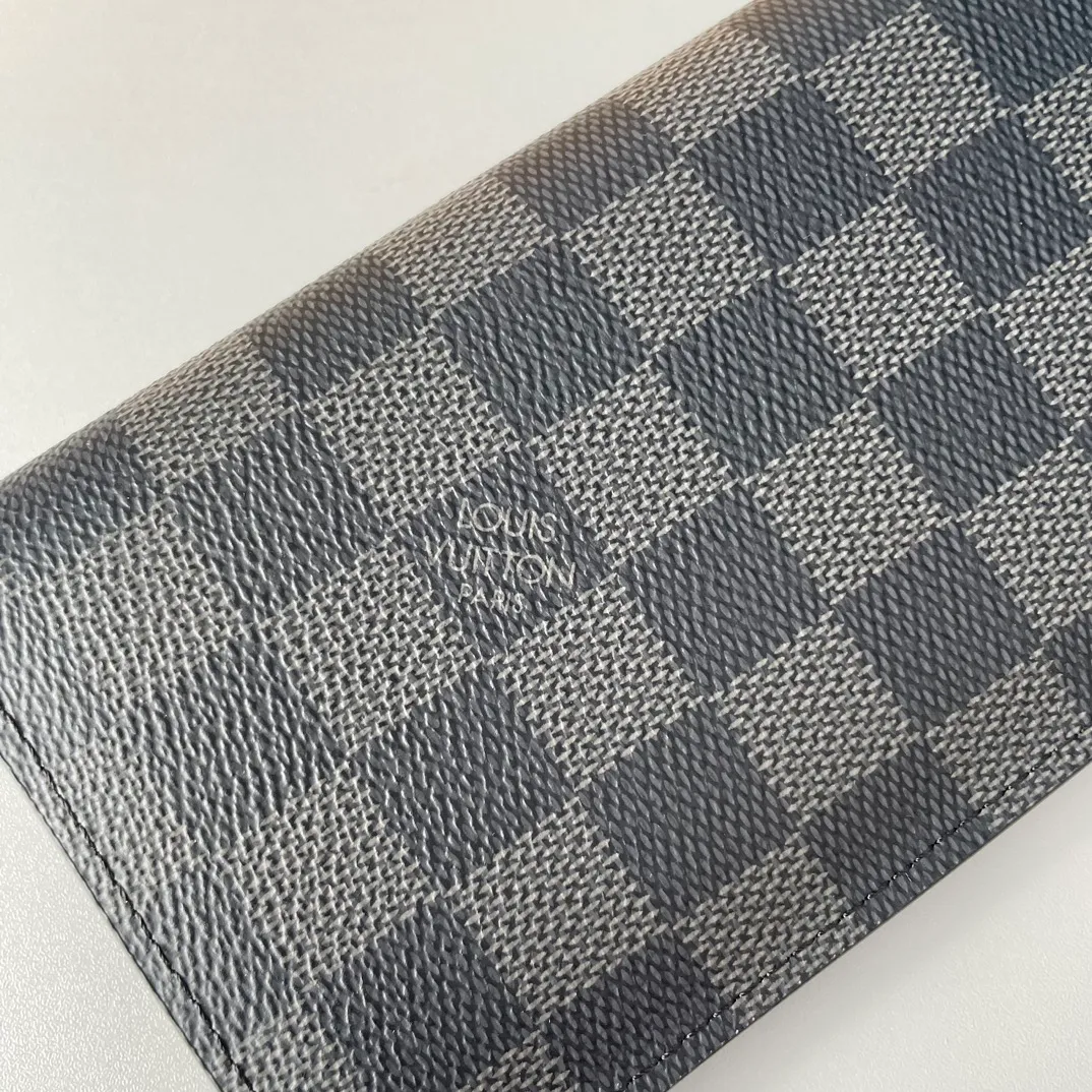 P340🇫🇷Exclusive real shot of overseas original order N62665! This canvas wallet exudes unstoppable masculinity. It's spacious and functional and can easily be stowed away in a coat pocket. Can hold change, credit cards and banknotes. Size: 19X10cm