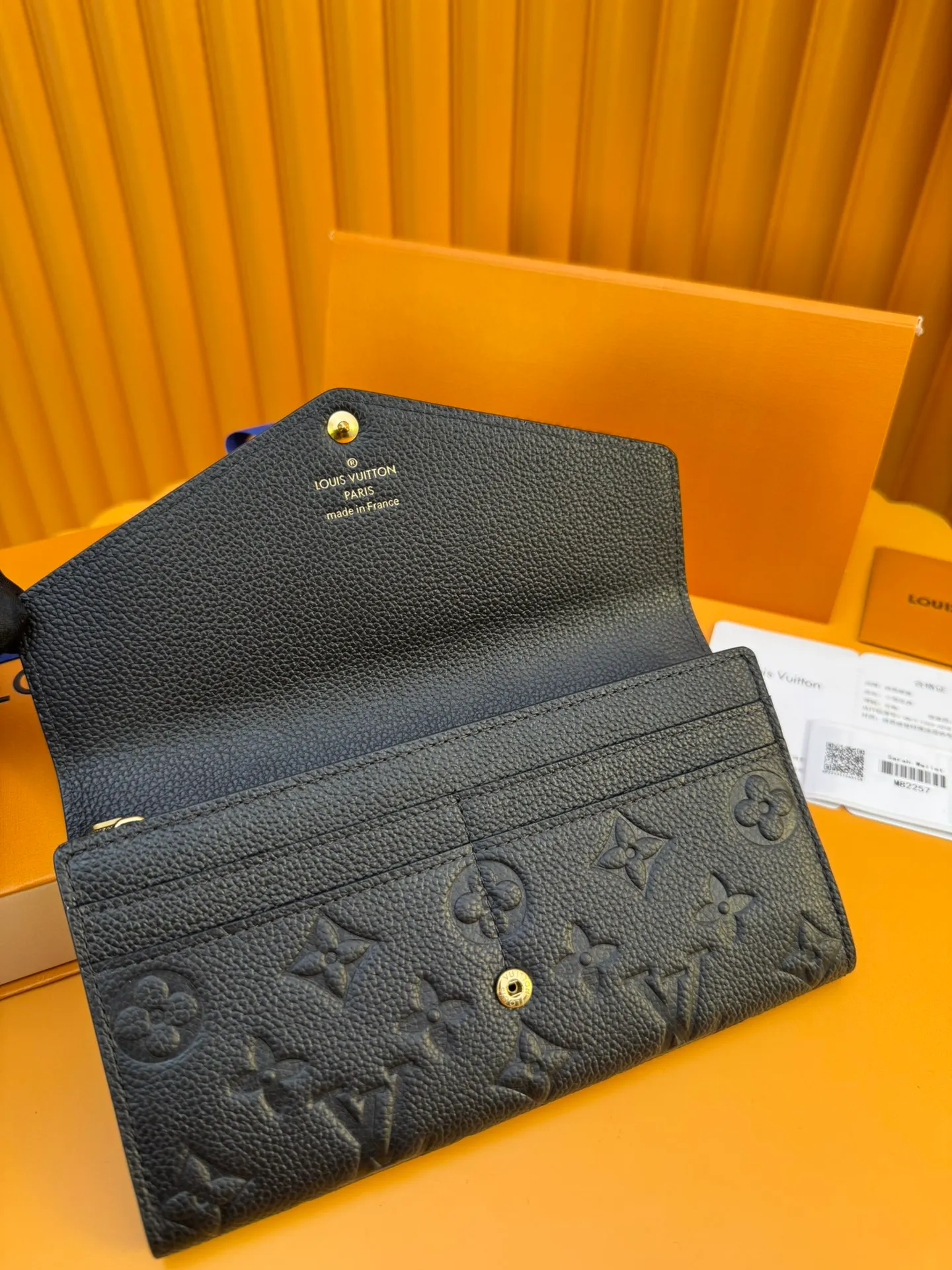 M82257 "Special Duty Free" ♻️[Official special edition·First-class material·All-steel hardware·Anti-counterfeiting chip·Full set of packaging] This Sarah wallet is made of Monogram Empreinte leather embossed with the classic Monogram pattern, with an envelope-style flap to open the credit card compartment and zipper coin pocket. 19x10.5x2cm 💰660