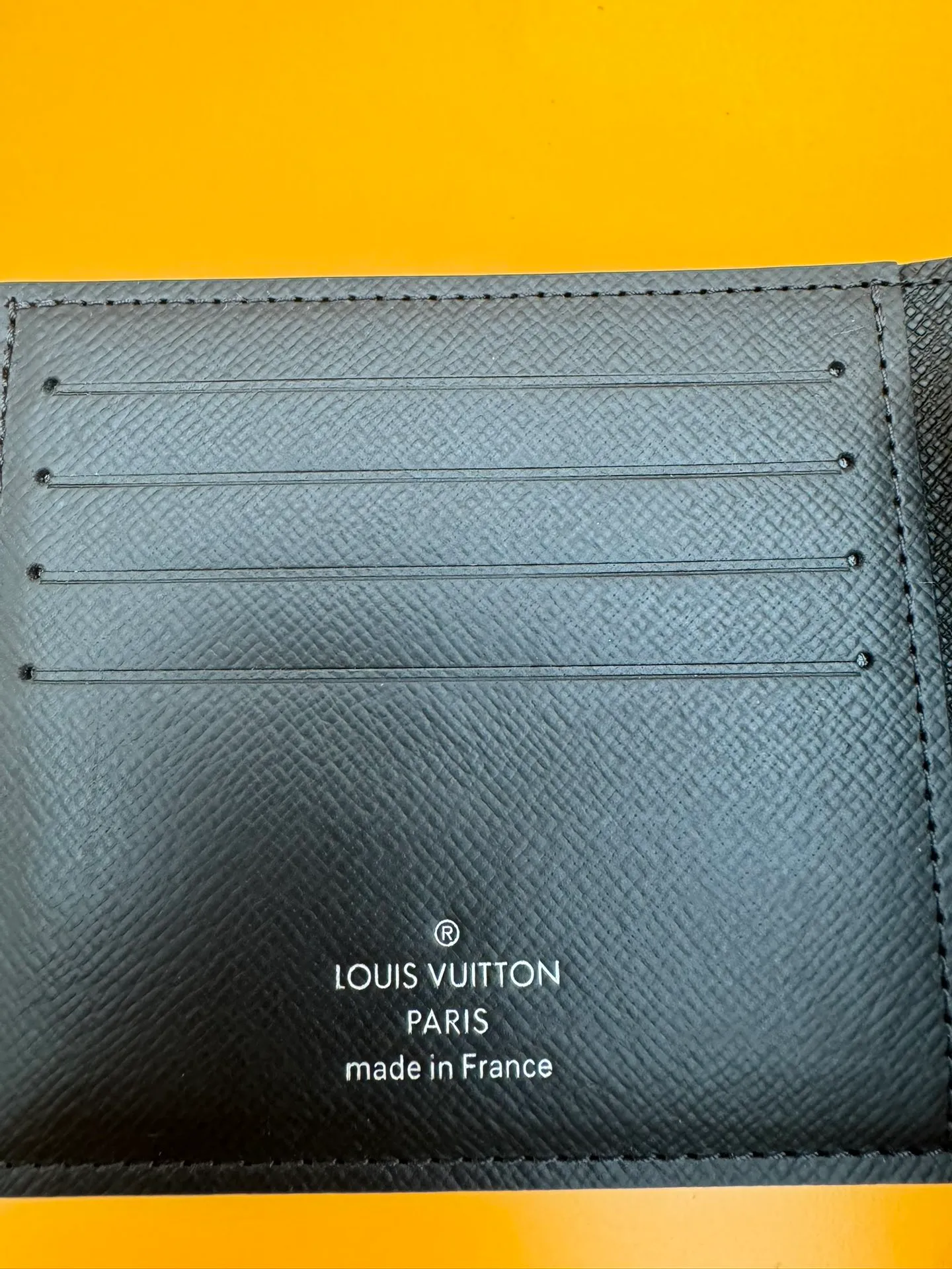 M62545 "Special Class Duty Free" ♻️[Official Special Edition·First Class Material·All Steel Hardware·French Chip·Full Packaging] Marco's wallet is made of Monogram Eclipse canvas, which stands out for its elegant and modern design. This is a very practical and easy-to-carry accessory that can easily be placed in a back pocket of pants or bag. 11x9x2cm 💰460