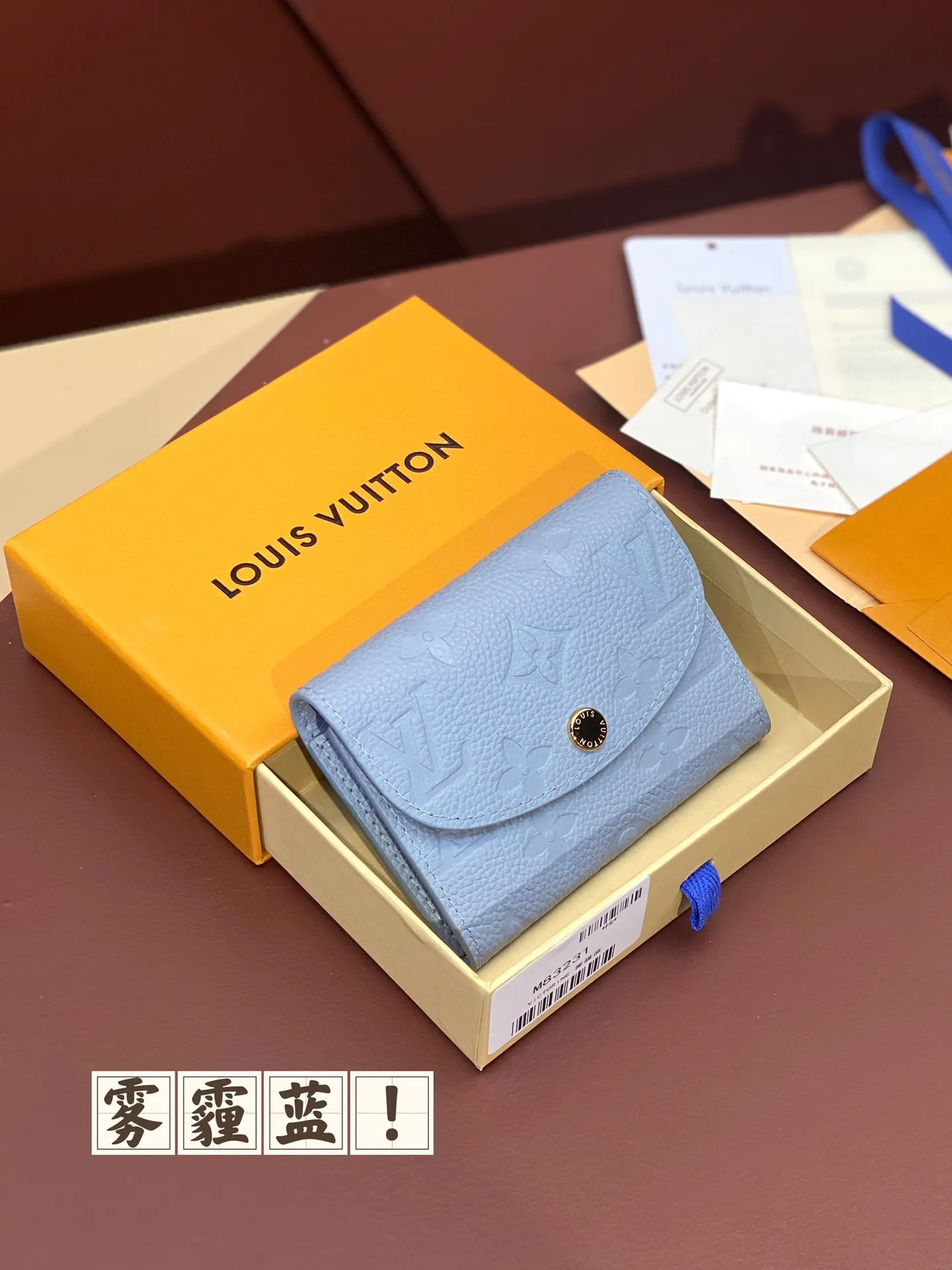 400💰M83231! Haze blue! Made of top layer cowhide! Women's Coin Purse Card Holder Small and exquisite but extremely practical, this colorful envelope-style coin purse is the perfect companion for modern women in urban life. It is compact and can be easily carried in a bag or even a pocket. Size: 11×8cm. .