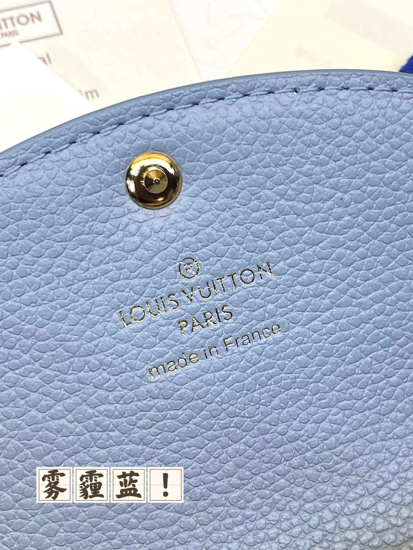 400💰M83231! Haze blue! Made of top layer cowhide! Women's Coin Purse Card Holder Small and exquisite but extremely practical, this colorful envelope-style coin purse is the perfect companion for modern women in urban life. It is compact and can be easily carried in a bag or even a pocket. Size: 11×8cm. .
