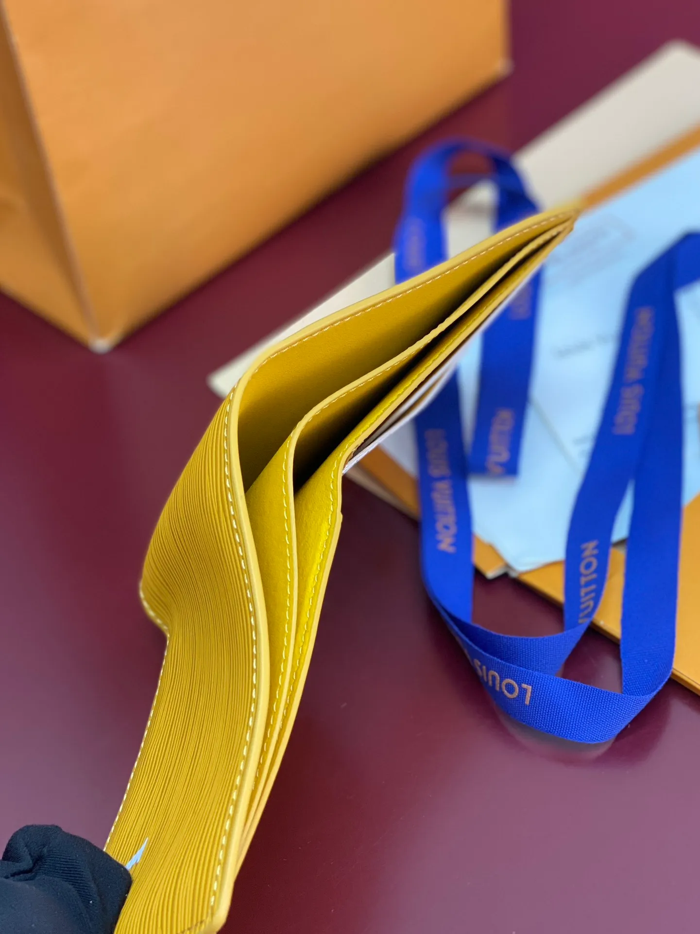 M25801 yellow! 🦀MULTIPLE Wallet, this Multiple wallet is made of Epi cow leather with a unique texture, and then a sophisticated inner layer is constructed of cow leather and printed leather. The compact size includes card slots, pockets and compartments, making it a perfect choice for everyday travel.  9 x 1.5 x 11.5 cm (H x W x Length). 💰380