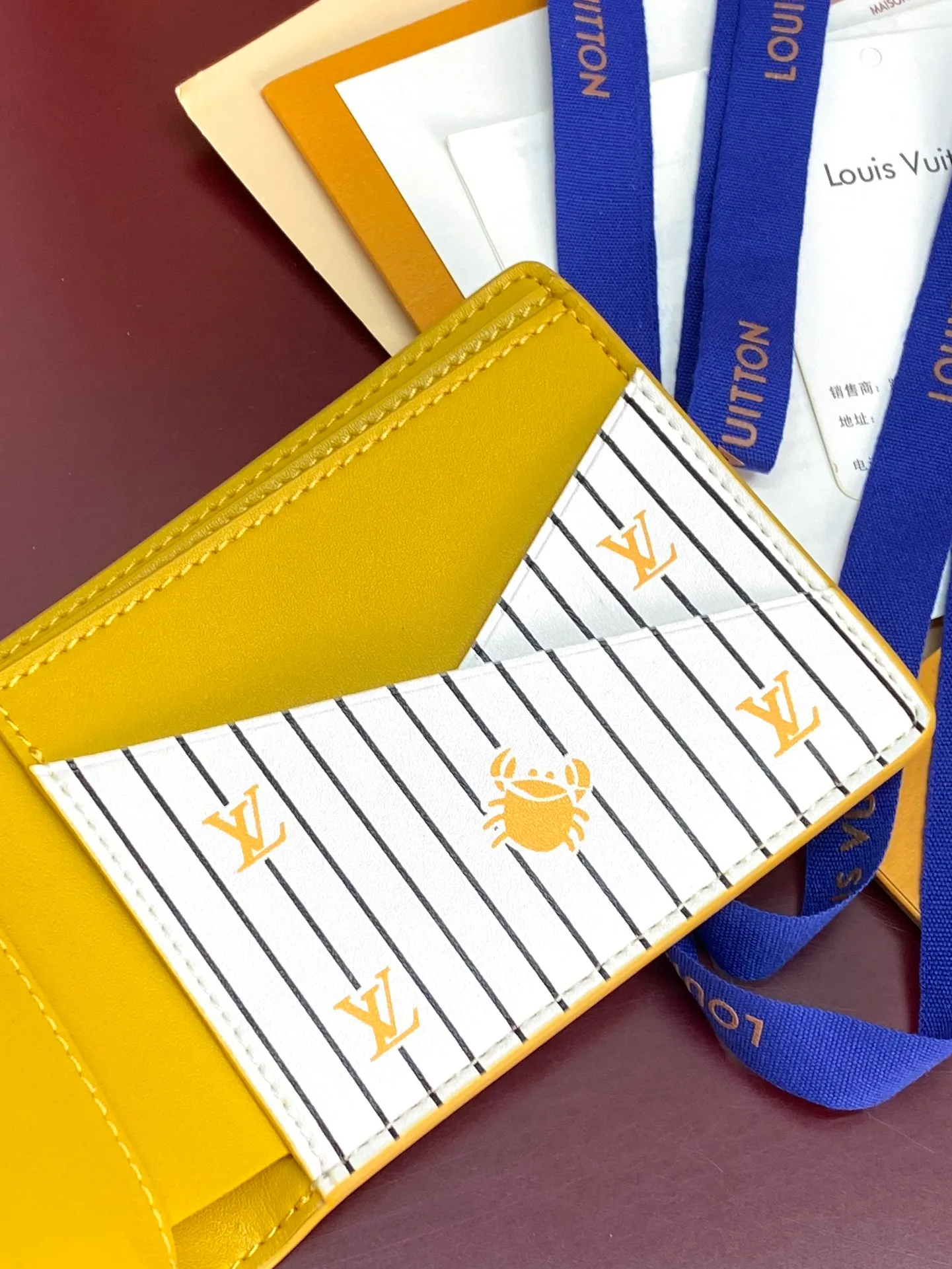 M25801 yellow! 🦀MULTIPLE Wallet, this Multiple wallet is made of Epi cow leather with a unique texture, and then a sophisticated inner layer is constructed of cow leather and printed leather. The compact size includes card slots, pockets and compartments, making it a perfect choice for everyday travel.  9 x 1.5 x 11.5 cm (H x W x Length). 💰380