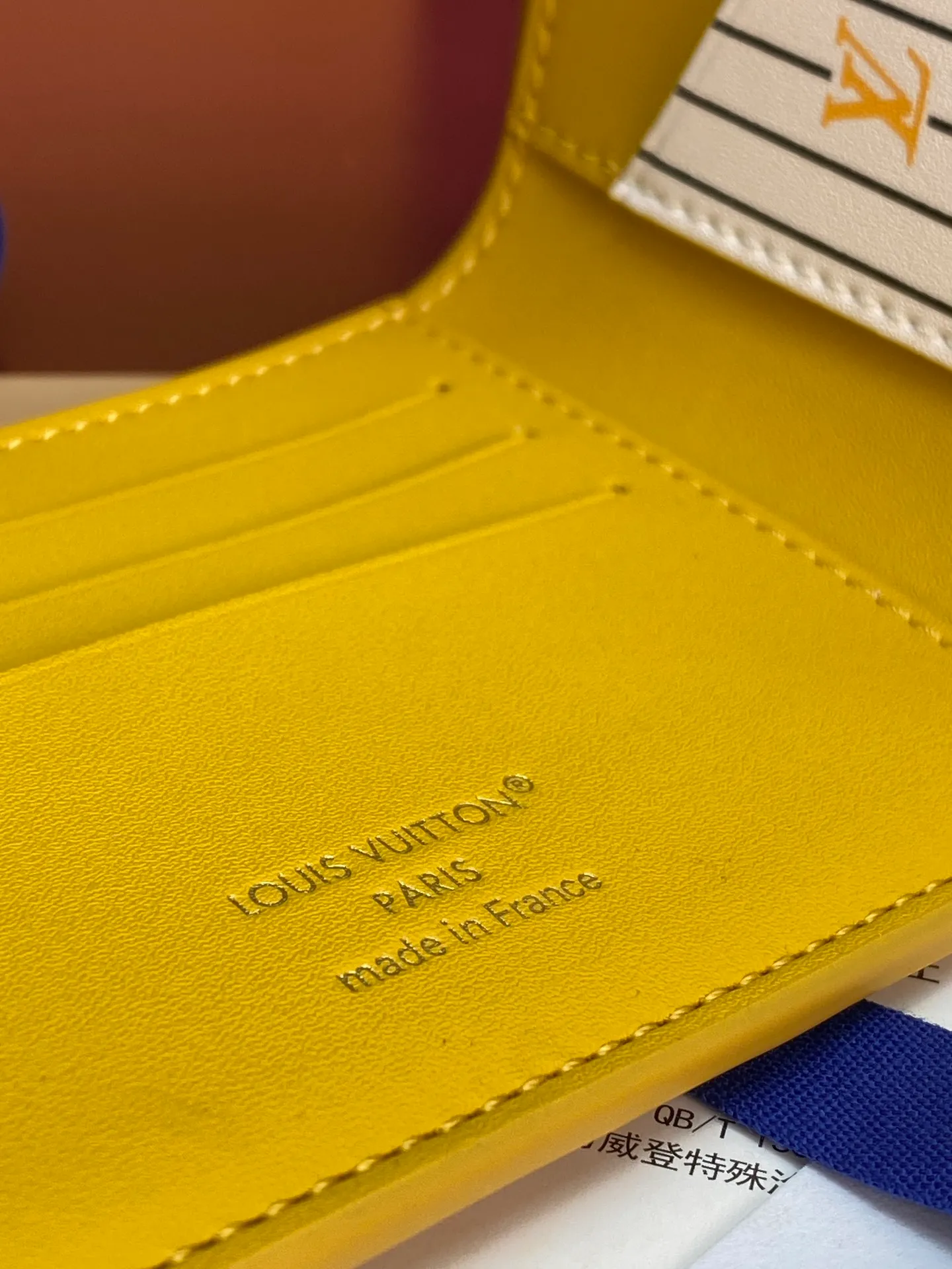 M25801 yellow! 🦀MULTIPLE Wallet, this Multiple wallet is made of Epi cow leather with a unique texture, and then a sophisticated inner layer is constructed of cow leather and printed leather. The compact size includes card slots, pockets and compartments, making it a perfect choice for everyday travel.  9 x 1.5 x 11.5 cm (H x W x Length). 💰380