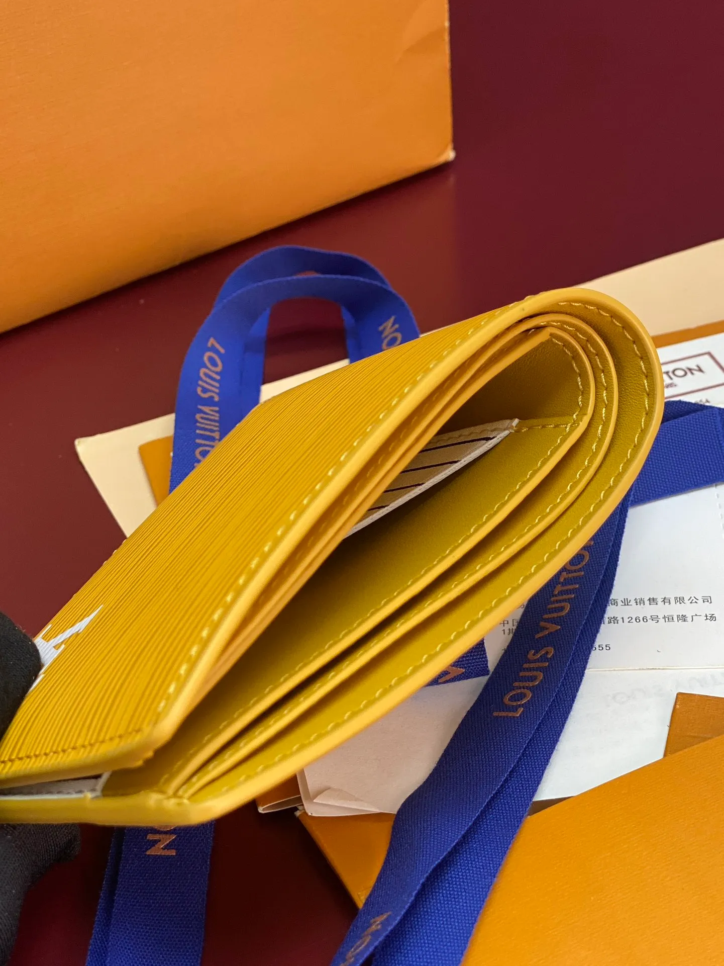 M25801 yellow! 🦀MULTIPLE Wallet, this Multiple wallet is made of Epi cow leather with a unique texture, and then a sophisticated inner layer is constructed of cow leather and printed leather. The compact size includes card slots, pockets and compartments, making it a perfect choice for everyday travel.  9 x 1.5 x 11.5 cm (H x W x Length). 💰380