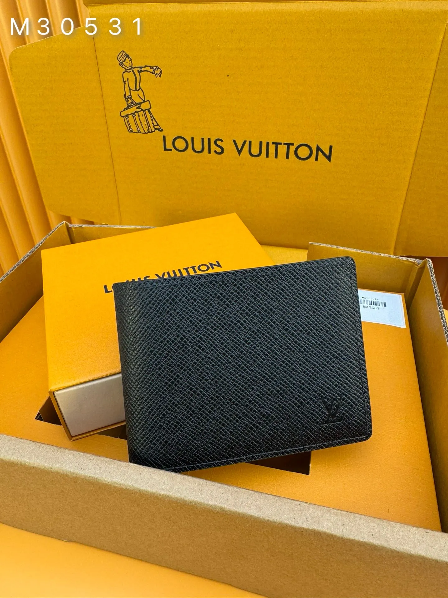 M30531 "Special Duty Free" ♻️[Official special edition·First-class material·All-steel hardware·Anti-counterfeiting chip·Full set of packaging] Soft and elegant Epi leather makes the blue Multiple wallet more refined. Compact and very practical, with numerous pockets and slits, our men's wallet fits easily into your pocket. 11.5x9x1.5cm 💰480