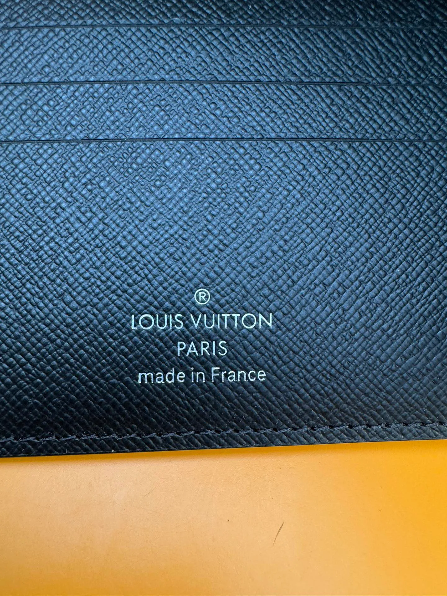 M30531 "Special Duty Free" ♻️[Official special edition·First-class material·All-steel hardware·Anti-counterfeiting chip·Full set of packaging] Soft and elegant Epi leather makes the blue Multiple wallet more refined. Compact and very practical, with numerous pockets and slits, our men's wallet fits easily into your pocket. 11.5x9x1.5cm 💰480
