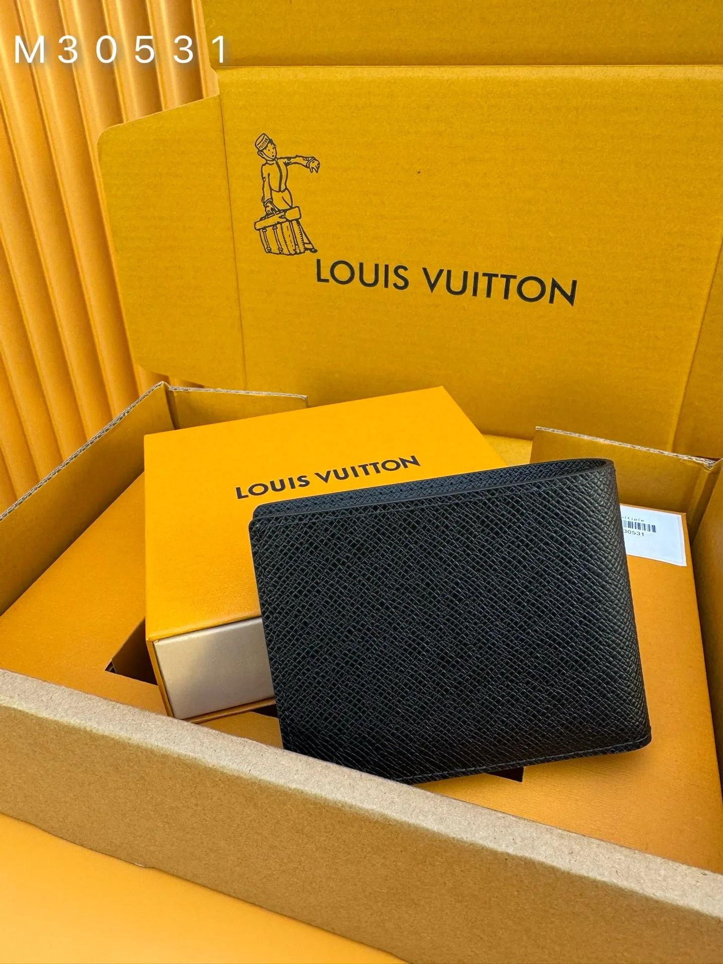 M30531 "Special Duty Free" ♻️[Official special edition·First-class material·All-steel hardware·Anti-counterfeiting chip·Full set of packaging] Soft and elegant Epi leather makes the blue Multiple wallet more refined. Compact and very practical, with numerous pockets and slits, our men's wallet fits easily into your pocket. 11.5x9x1.5cm 💰480
