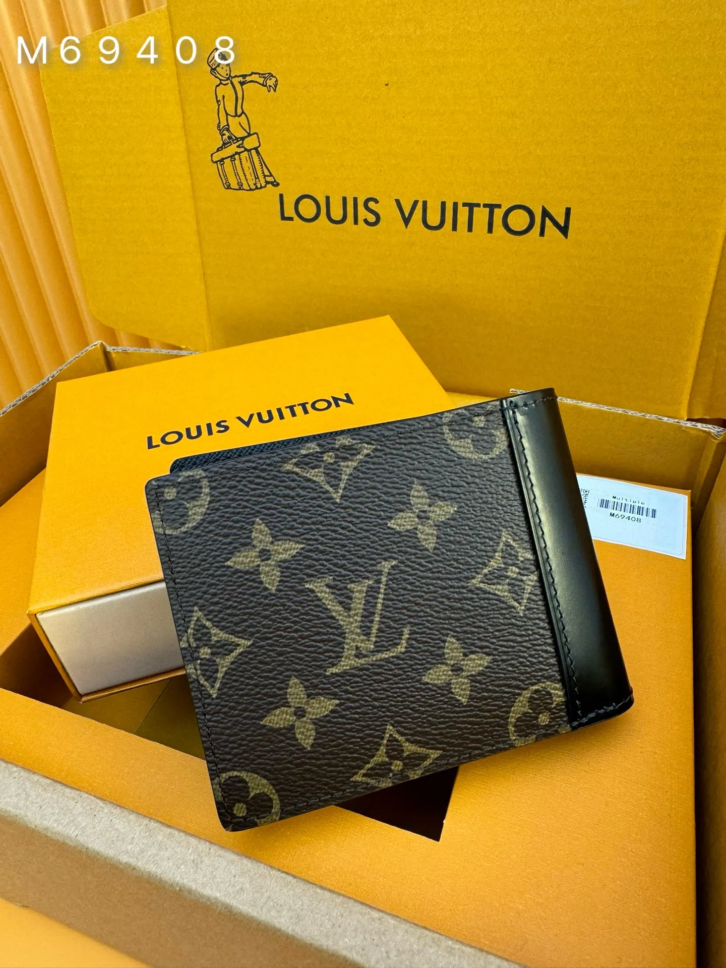 M69408 "Special Duty Free" ♻️[Official special edition·First-class material·All-steel hardware·Anti-counterfeiting chip·Full set of packaging] This Multiple wallet is made of Monogram Macassar material to reproduce the slim design. It can accommodate banknotes, credit cards, business cards, receipts and other items while being able to be put into the pocket. It uses the concept of contemporary pragmatism to define the method of carrying daily necessities, and it is also a good gift choice. 11.5X9X1.5cm💰460