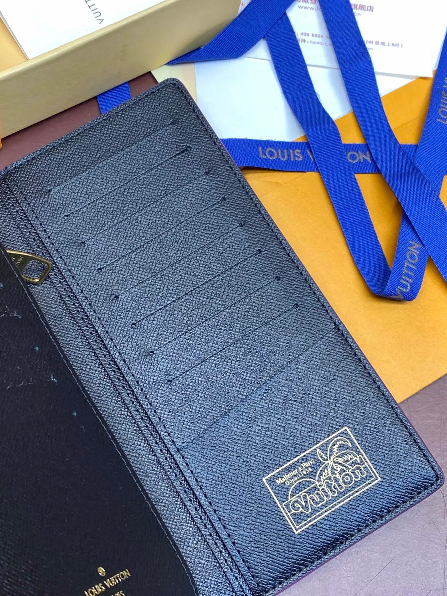 💰420 M61697 Skateboard 🛹 Black! Crafted from the new signature Monogram Eclipse canvas, this tough wallet is small enough to fit into a jacket's breast pocket while easily holding coins, credit cards and receipts. Size: 19X10cm.
