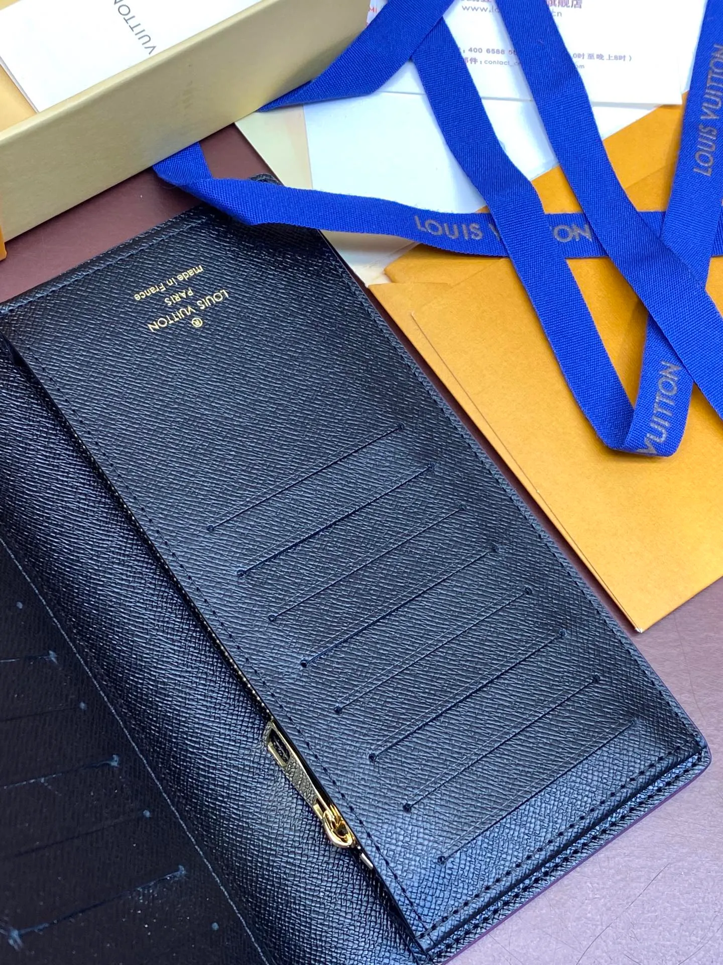 💰420 M61697 Skateboard 🛹 Black! Crafted from the new signature Monogram Eclipse canvas, this tough wallet is small enough to fit into a jacket's breast pocket while easily holding coins, credit cards and receipts. Size: 19X10cm.
