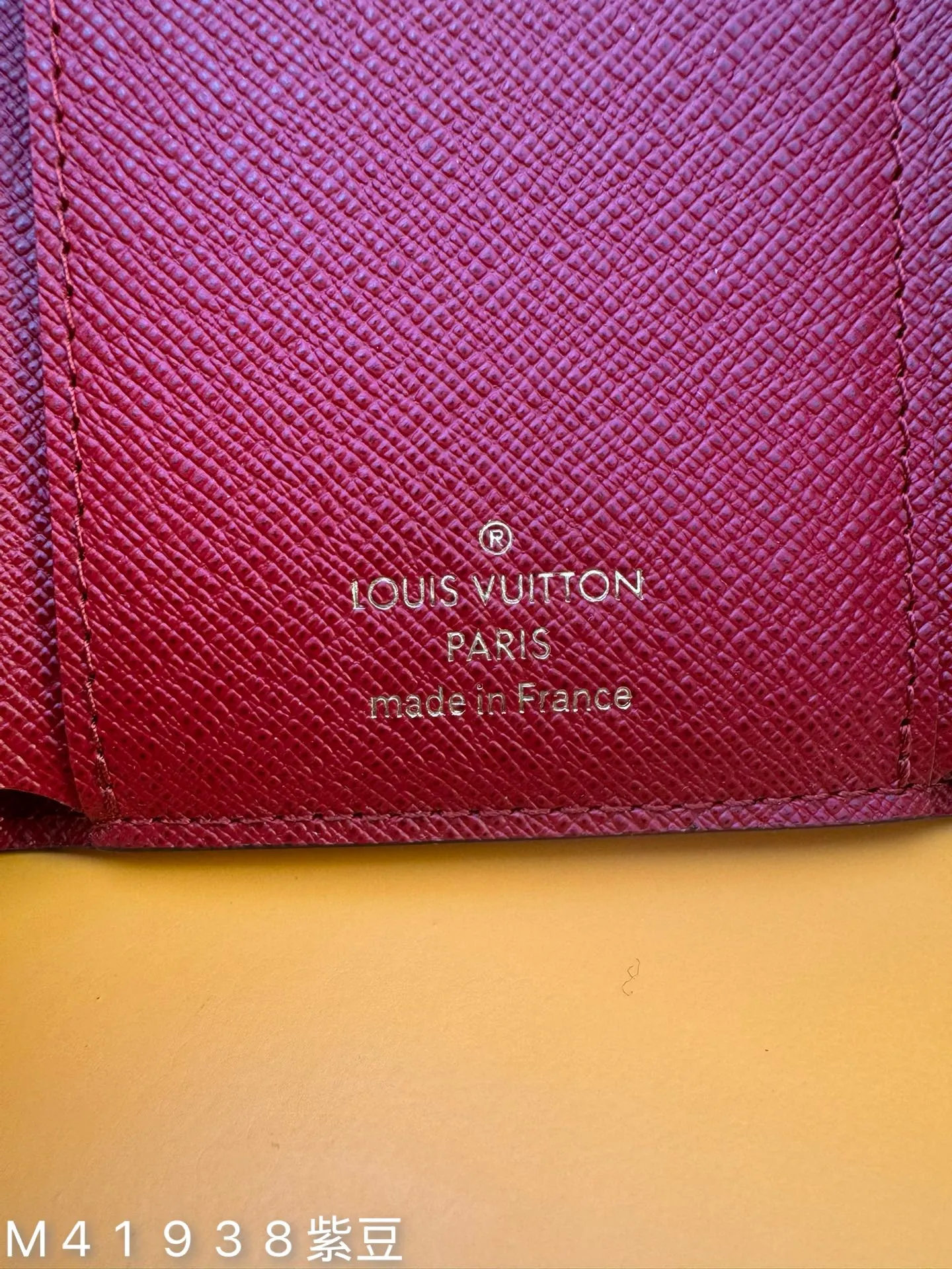 M41938 Purple Bean "Special Duty Free" ♻️[Official special edition·First-class material·All-steel hardware·French chips·Full set of packaging] This Victorine wallet is made of Monogram canvas and includes functional elements in a soft and graceful style. It has a card compartment and a pocket for storing banknotes and coins. 12x9.5x2.5cm 💰500