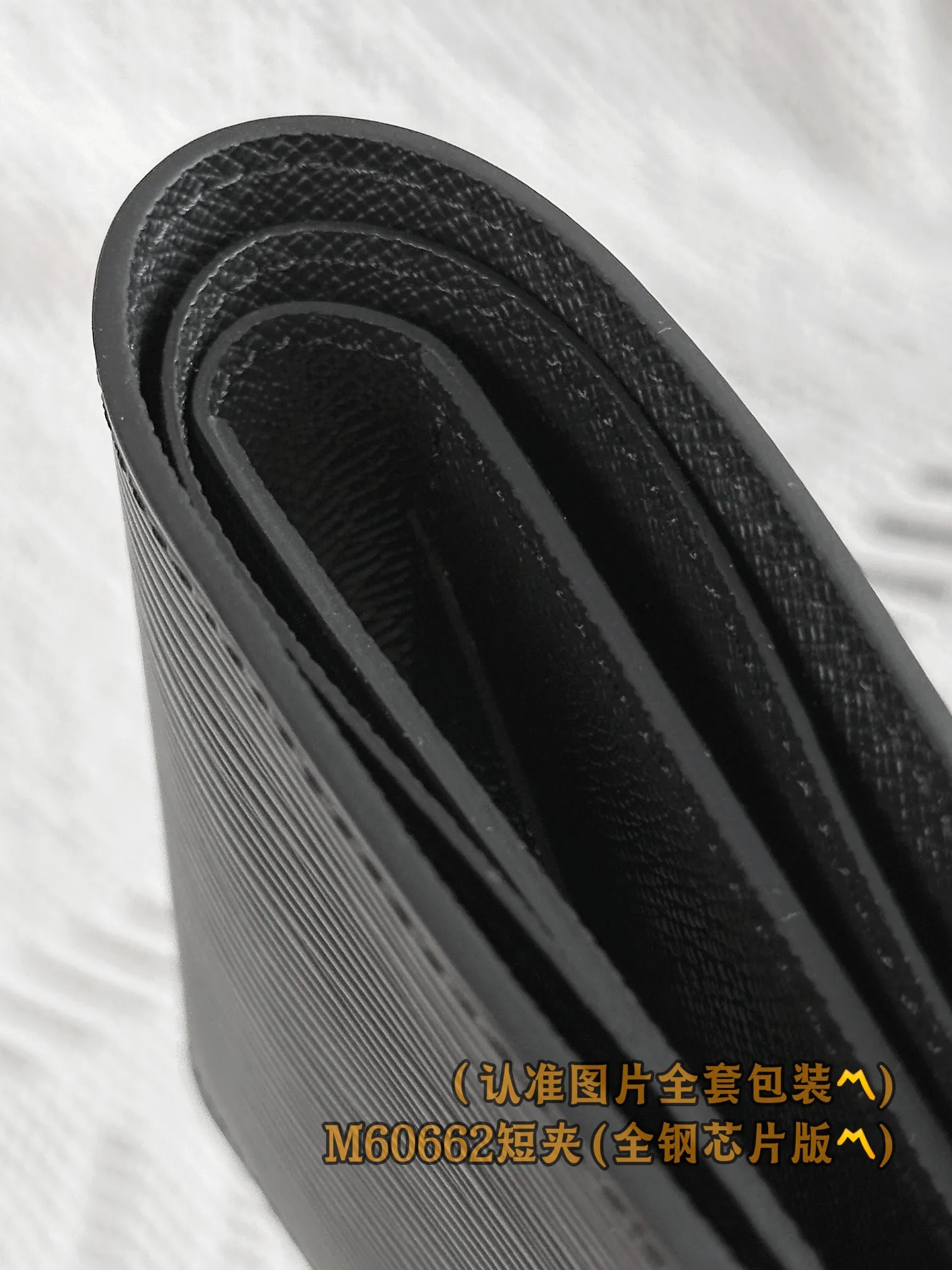 M60662 short clip! (〽️A grade all steel〽️) personalized customized version! Multiple money, exquisite and soft Epi leather is the best material to create a Multiple wallet. Compact in size yet highly functional, it has multiple pockets and compartments and can be easily stored in any pocket.  11.5 x 9 x 1.5 cm (length x height x width). Special grade 230
