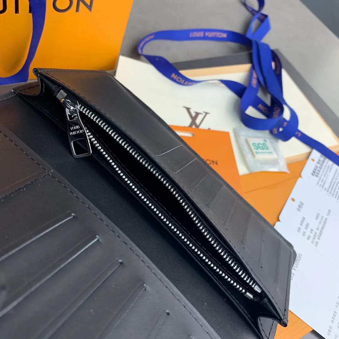 N63010 long clip! The Zippy zipper wallet is one of Louis Vuitton's classic designs. This wallet is made of Damier and is made of imported cowhide. It can hold banknotes, credit cards, small change and documents. Size: 19*10cm. 💰520