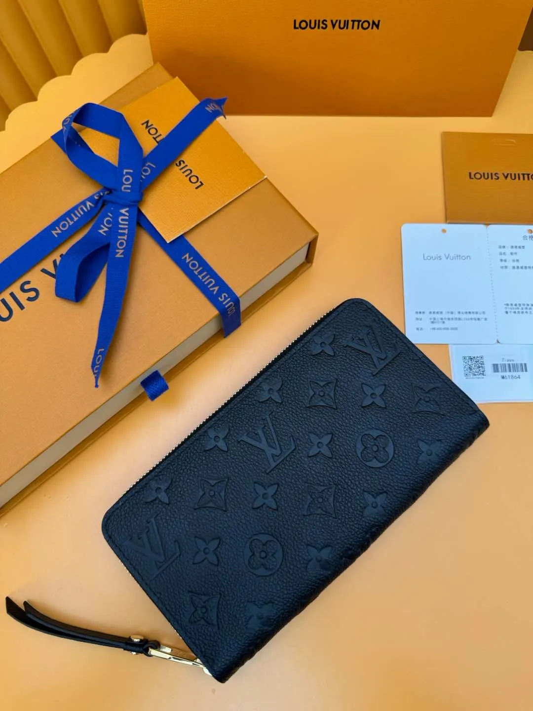M61864 "Special Duty Free" ♻️[Official special edition·First-class material·All-steel hardware·French chips·Full set of packaging] A new upgrade of the classic wallet! Four new credit card slots and a colorful lining made of leather make the wallet more versatile. 19.5x10x2cm 💰920