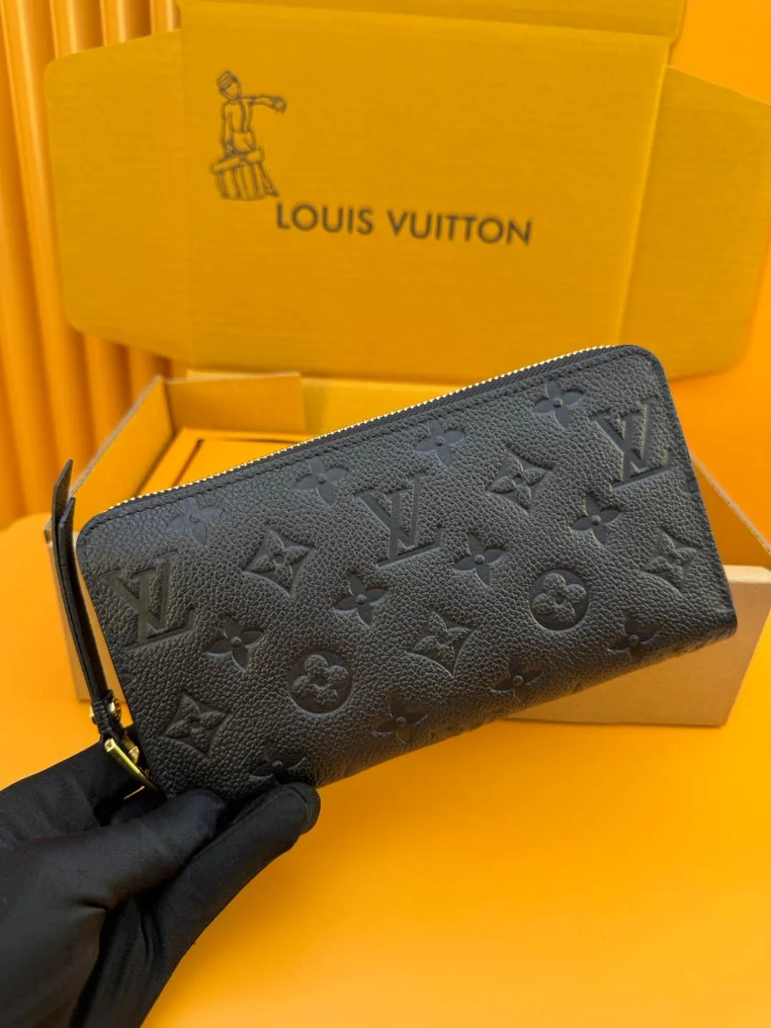 M61864 "Special Duty Free" ♻️[Official special edition·First-class material·All-steel hardware·French chips·Full set of packaging] A new upgrade of the classic wallet! Four new credit card slots and a colorful lining made of leather make the wallet more versatile. 19.5x10x2cm 💰920